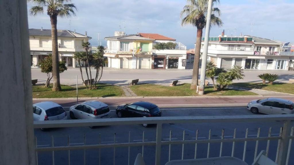 Monolocale Lungomare Viareggio Lägenhet Exteriör bild